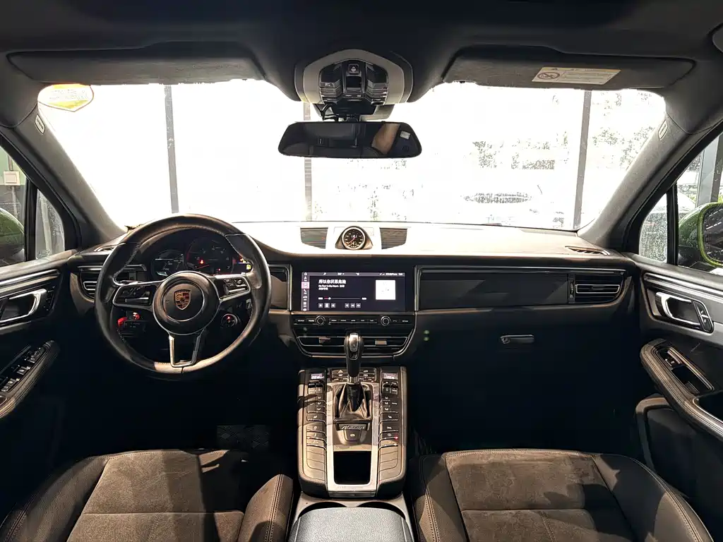 Porsche Macan 2018 — фото 9