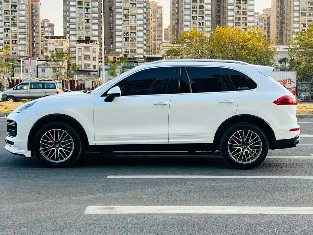 Porsche Cayenne 2015 — фото 4