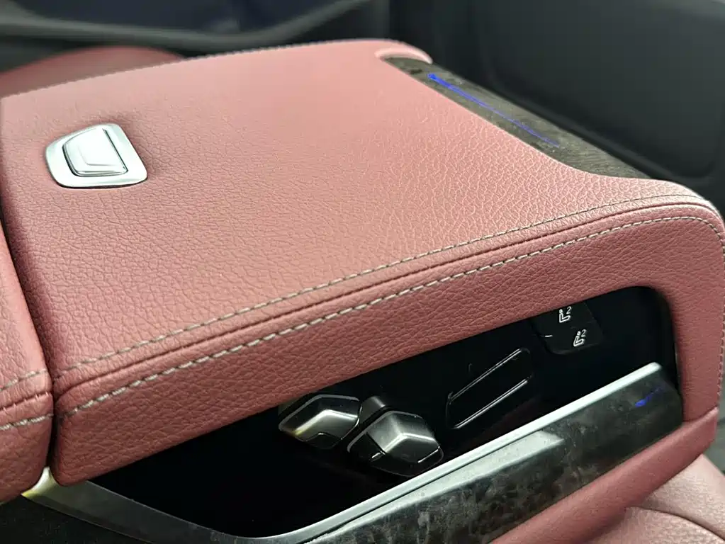 BMW 5 Series 2018 — фото 13