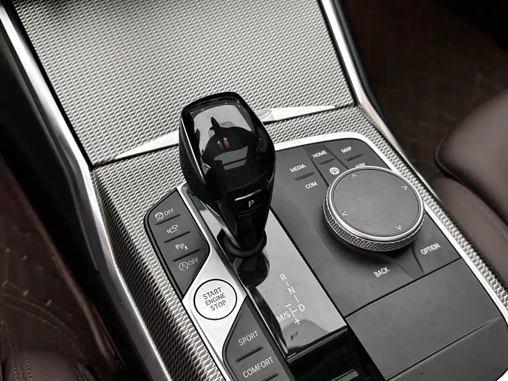 BMW 3 Series 2021 — фото 16