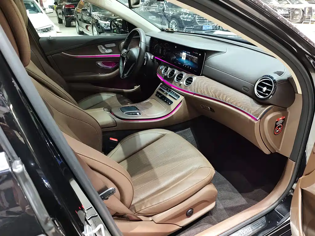 Mercedes-Benz E-Class 2022 — фото 10