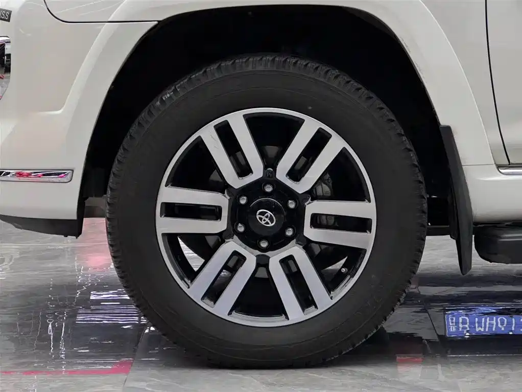Toyota Land Cruiser 2020 — фото 5