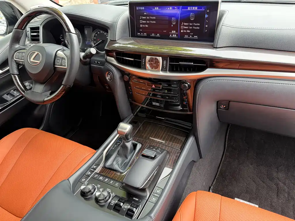 Lexus LX 2019 — фото 10
