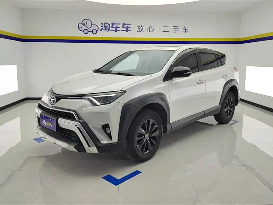 Toyota RAV4 2019 — фото 1
