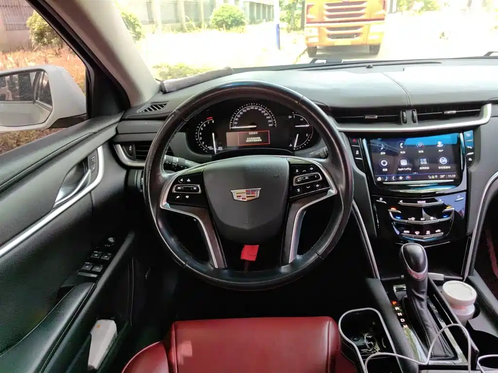 Cadillac XTS 2018 — фото 3