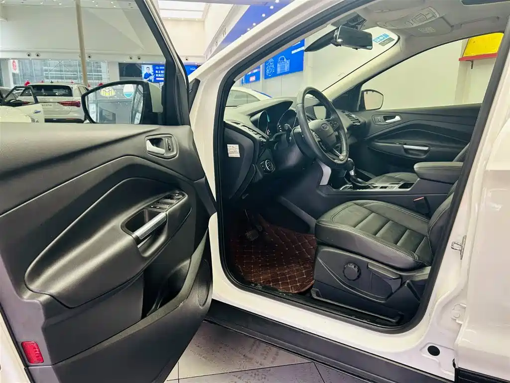 Ford Kuga 2017 — фото 20