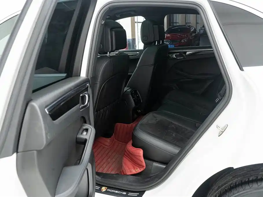 Porsche Macan 2015 — фото 19