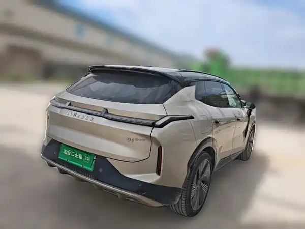 Lynk & Co 08 EM-P 2024