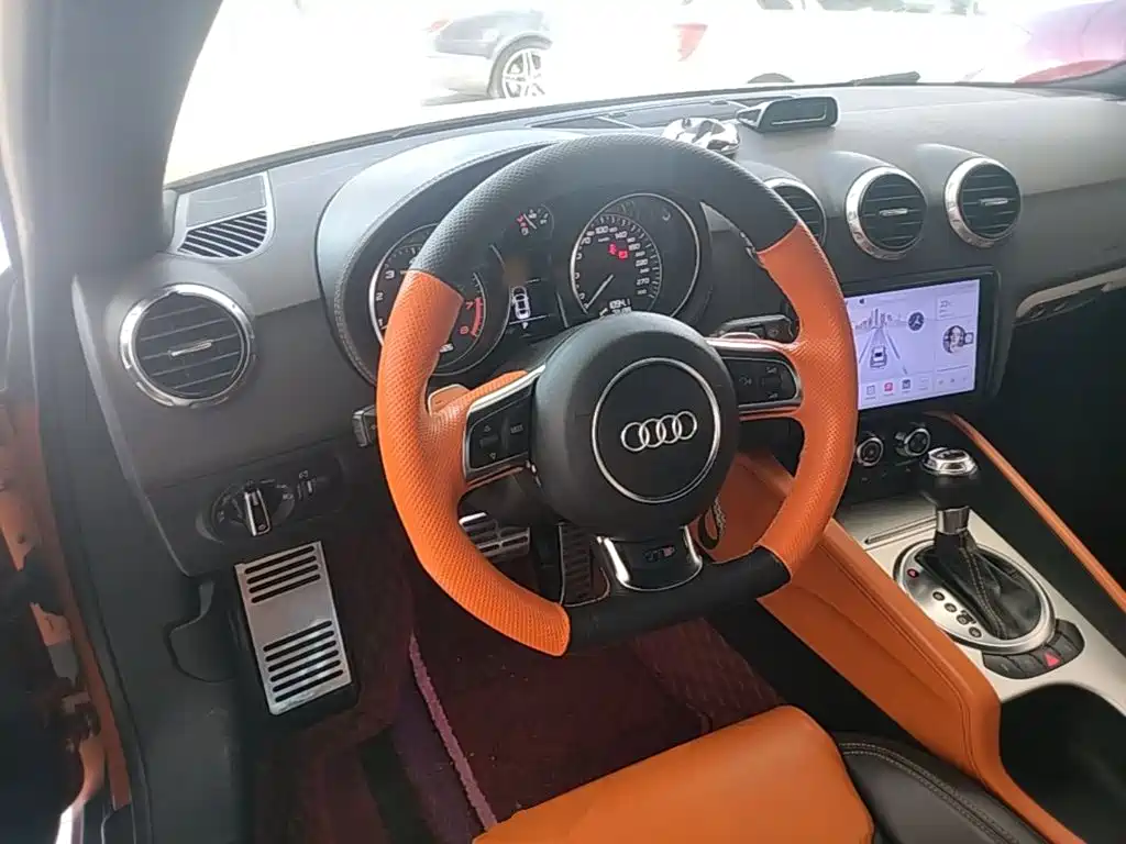 Audi TTS 2014 — фото 11