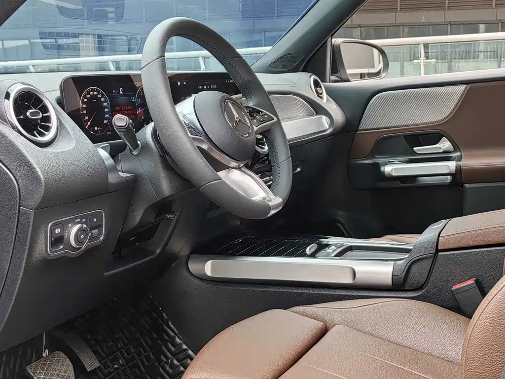 Mercedes-Benz GLB 2025