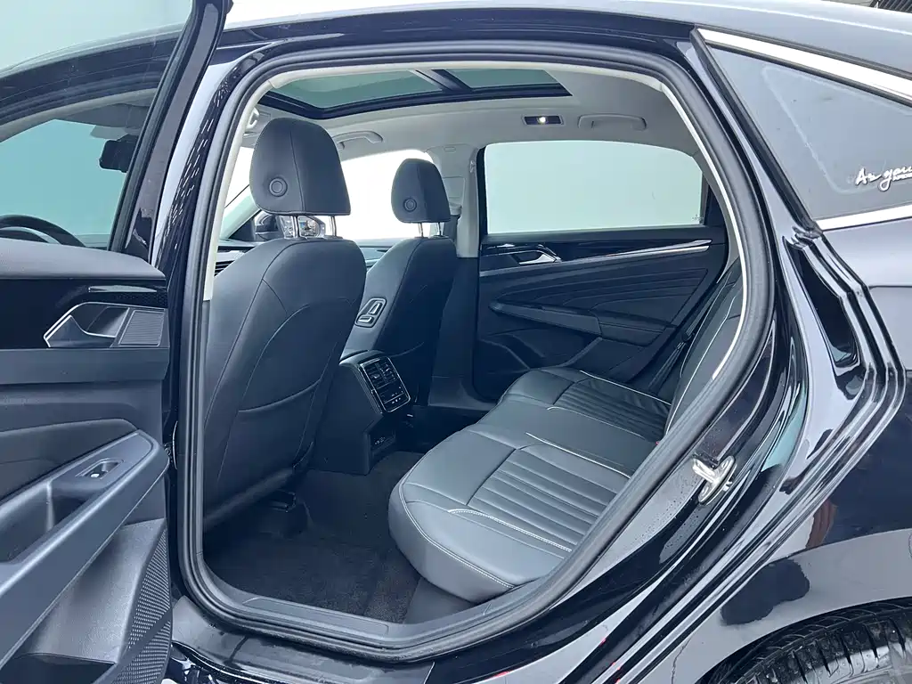 Volkswagen Passat 2023
