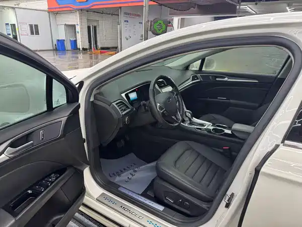 Ford Mondeo 2015