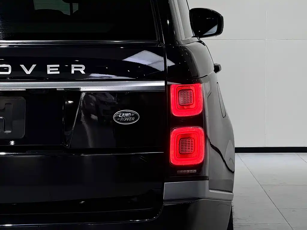 Land Rover Range Rover 2021 — фото 18