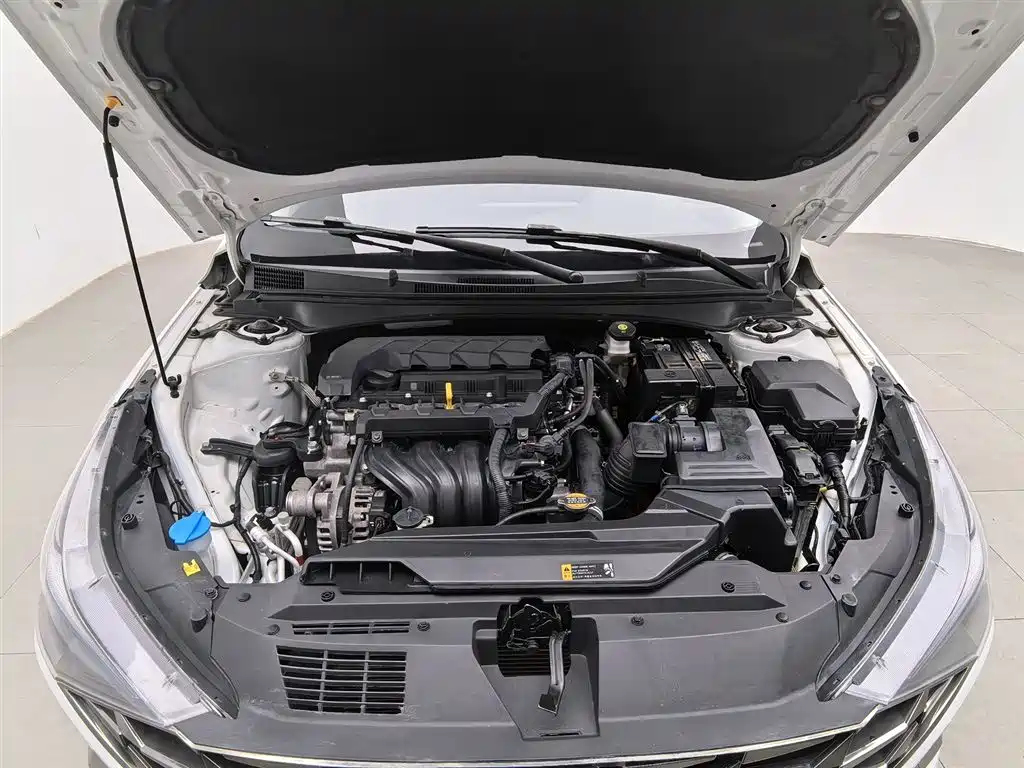 Hyundai Elantra 2023
