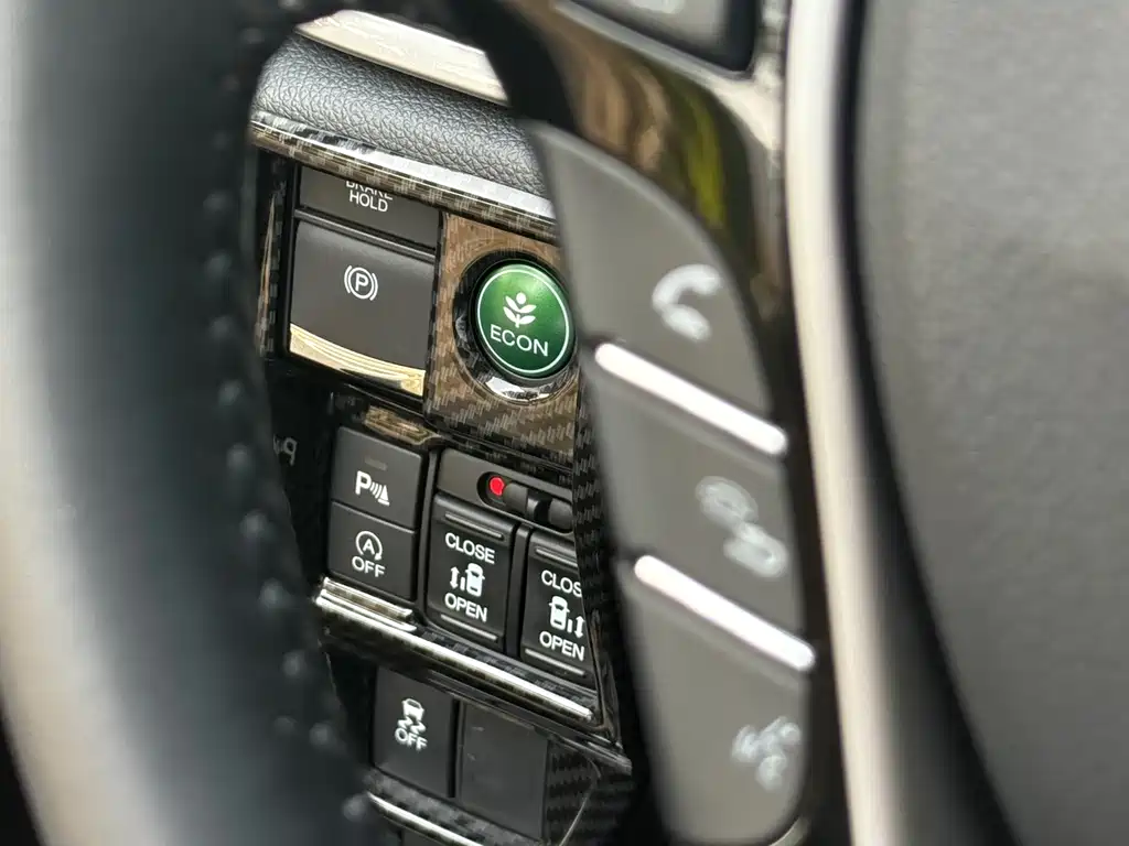 Honda Elysion 2018 — фото 18