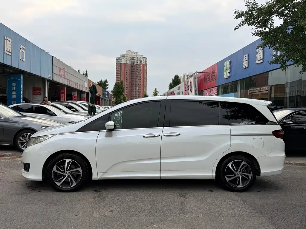 Honda Odyssey 2017 — фото 2