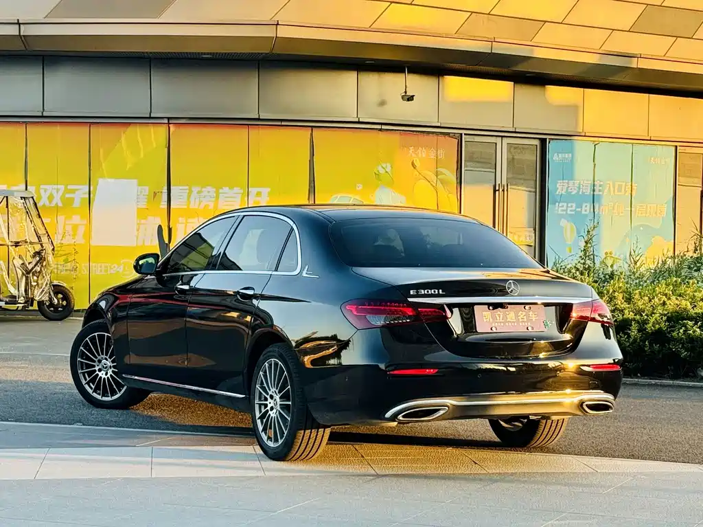 Mercedes-Benz E-Class 2022