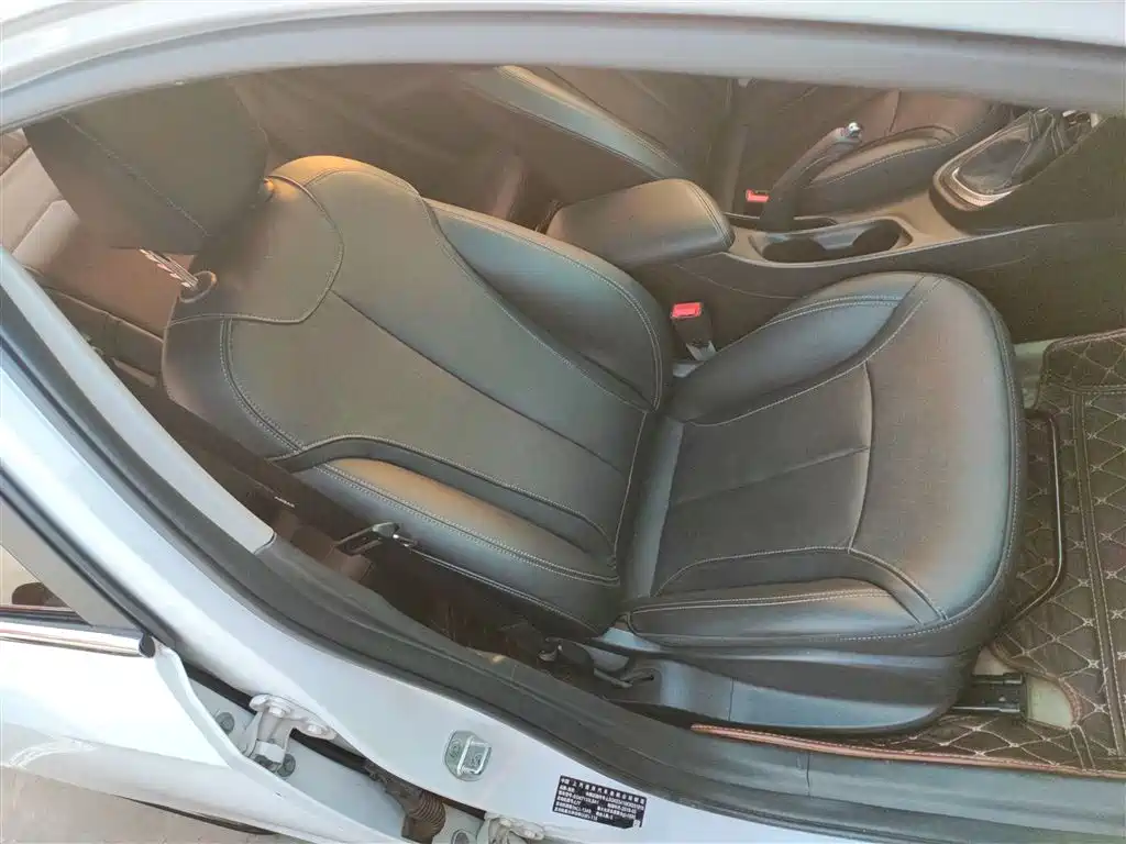 Buick Excelle 2019 — фото 25
