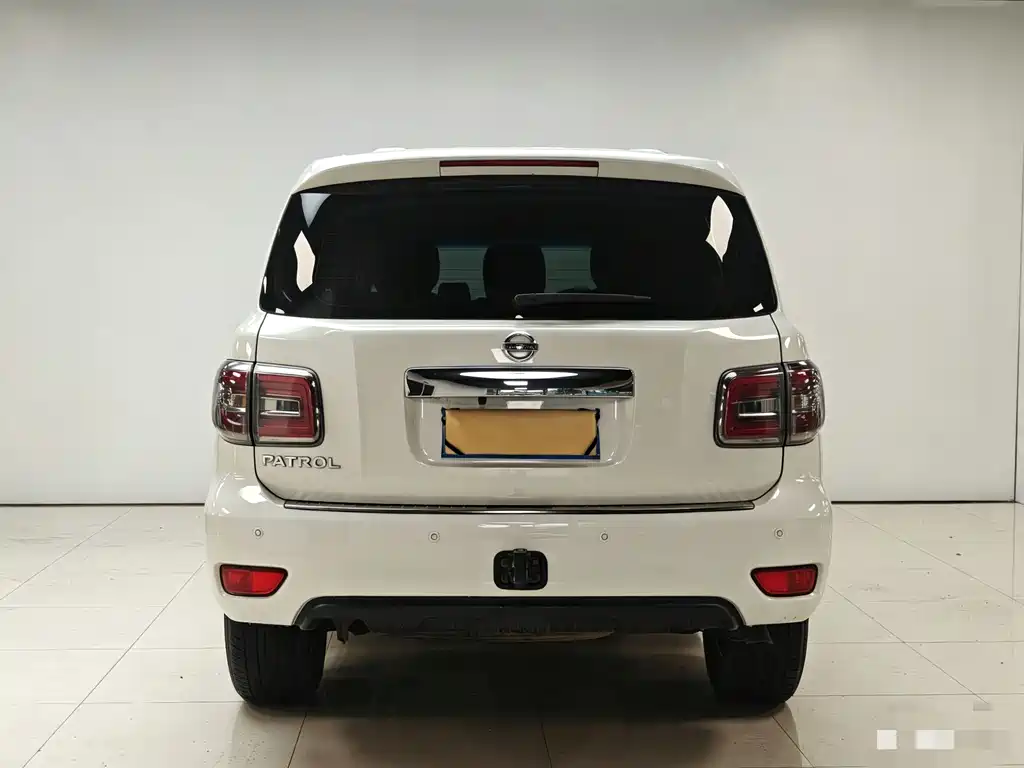 Nissan Patrol 2017 — фото 16