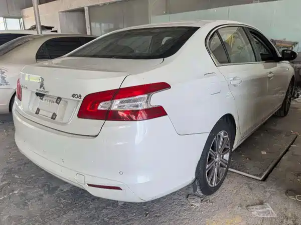 Peugeot 408 2016