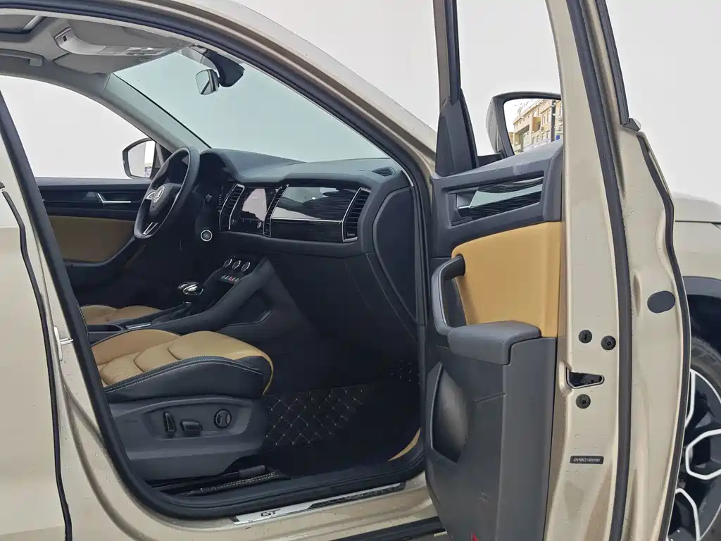 Skoda Kodiak GT 2019 — фото 13