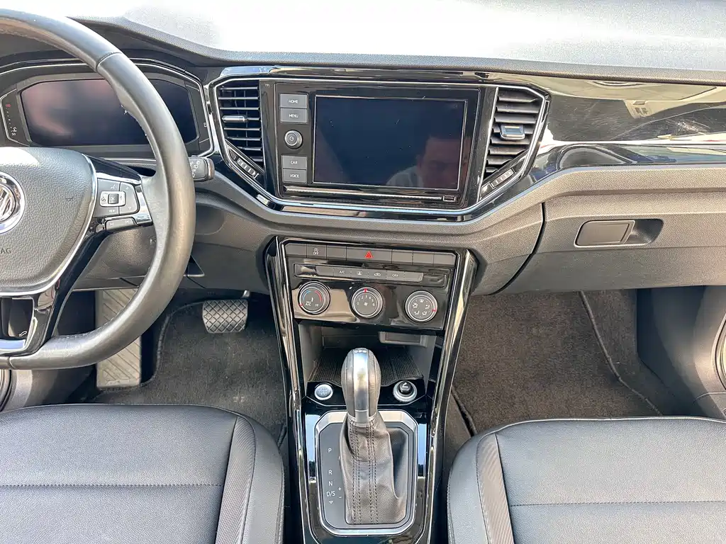 Volkswagen T-Roc 2020 — фото 14
