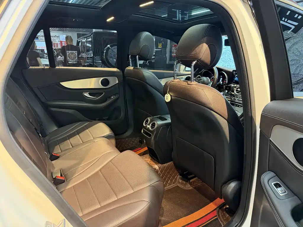 Mercedes-Benz GLC 2020 — фото 16