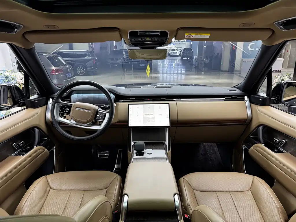 Land Rover Range Rover 2024 — фото 11