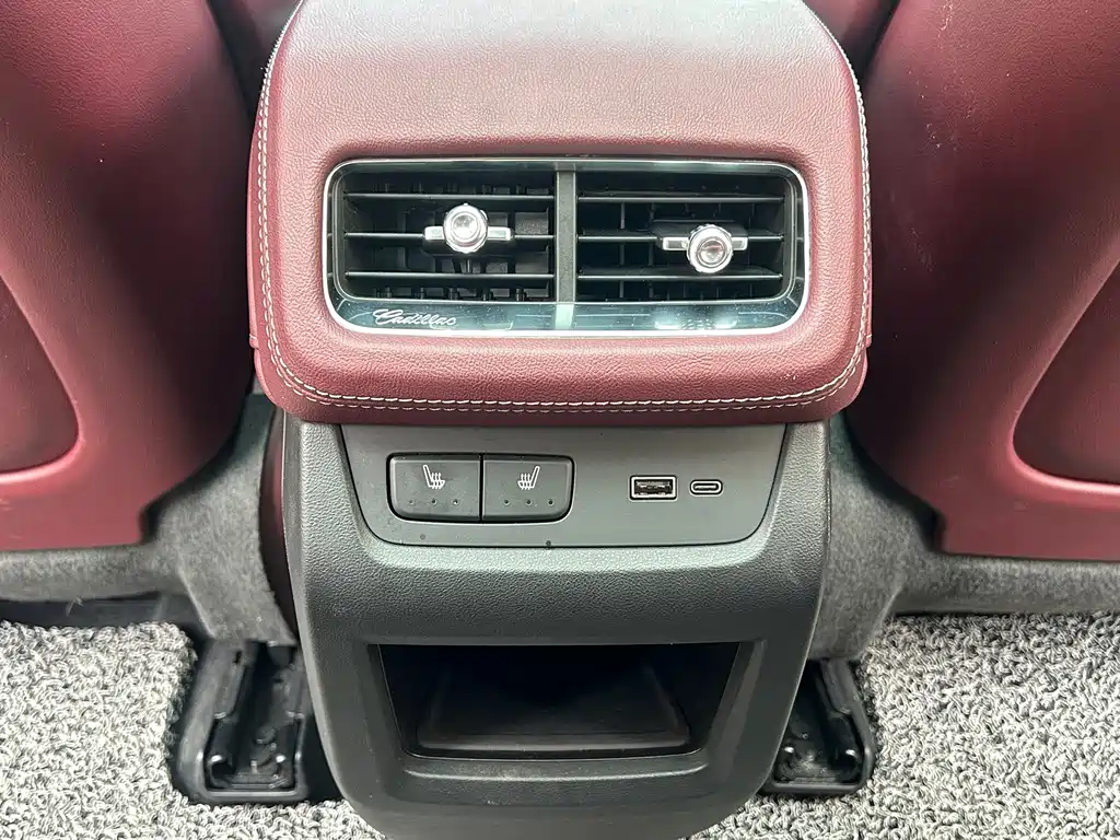 Cadillac XT5 2025 — фото 29