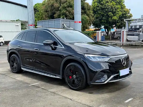 Mercedes-Benz EQE SUV 2025