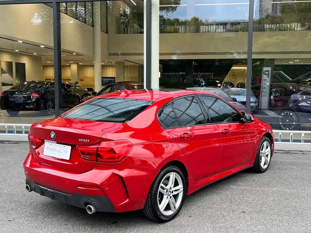 BMW 1 Series 2021