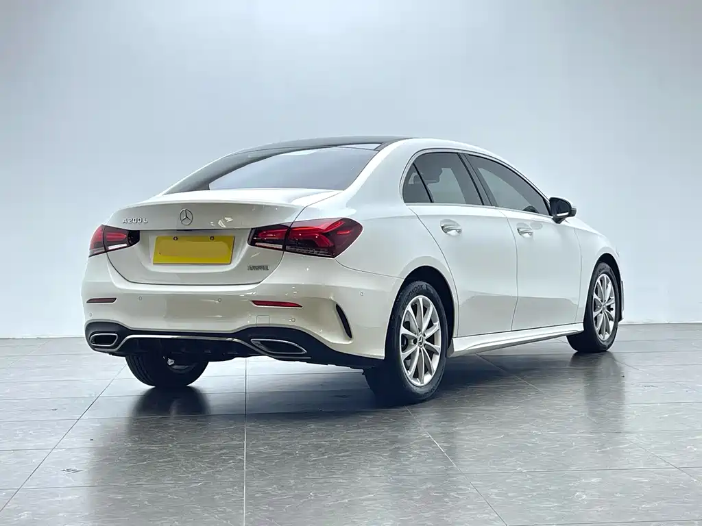 Mercedes-Benz A-Class 2022 — фото 3