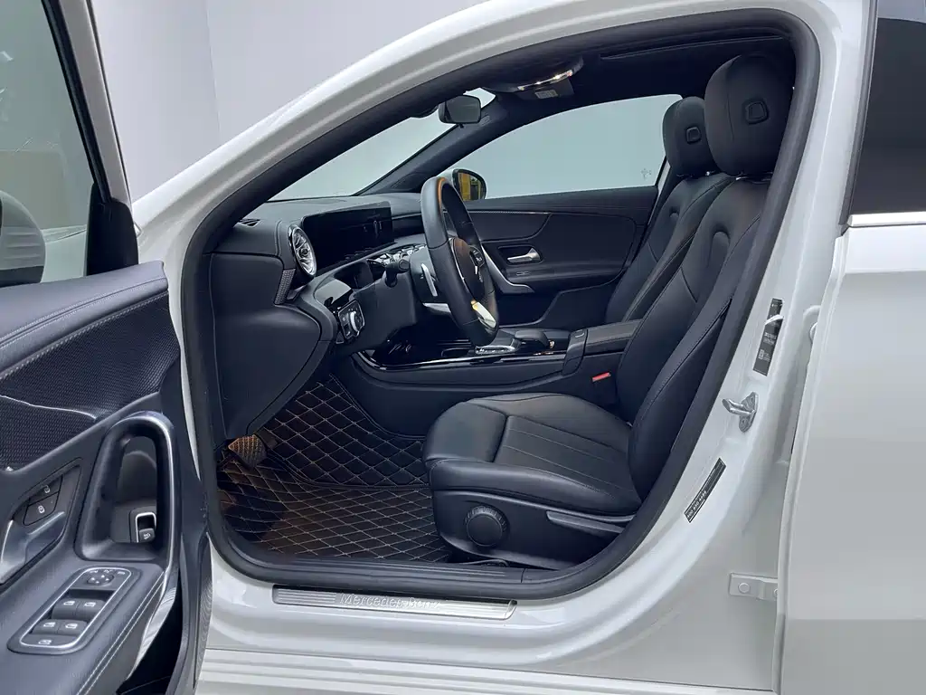 Mercedes-Benz A-Class 2022 — фото 10