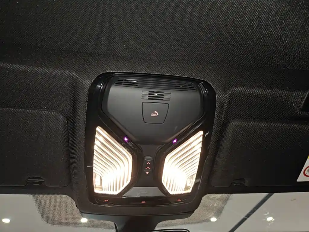 BMW 5 Series 2018 — фото 18