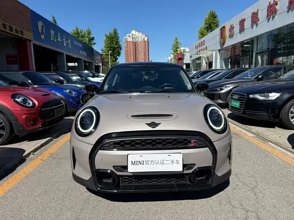 MINI MINI 2022