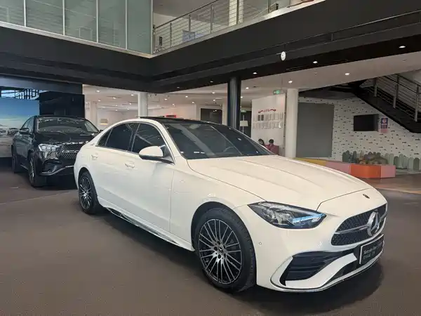 Mercedes-Benz C-Class 2025
