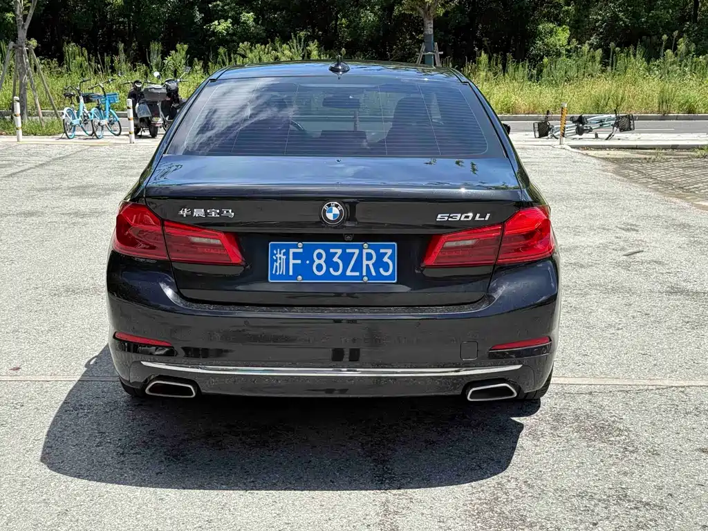BMW 5 Series 2020 — фото 9