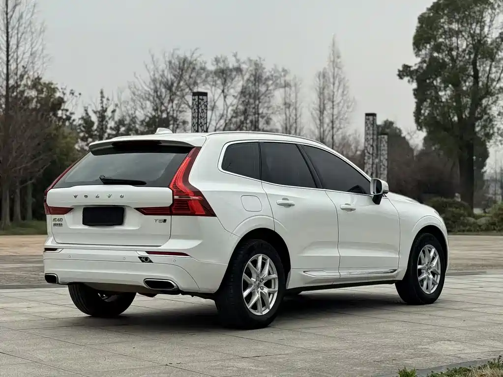 Volvo XC60 2021 — фото 4