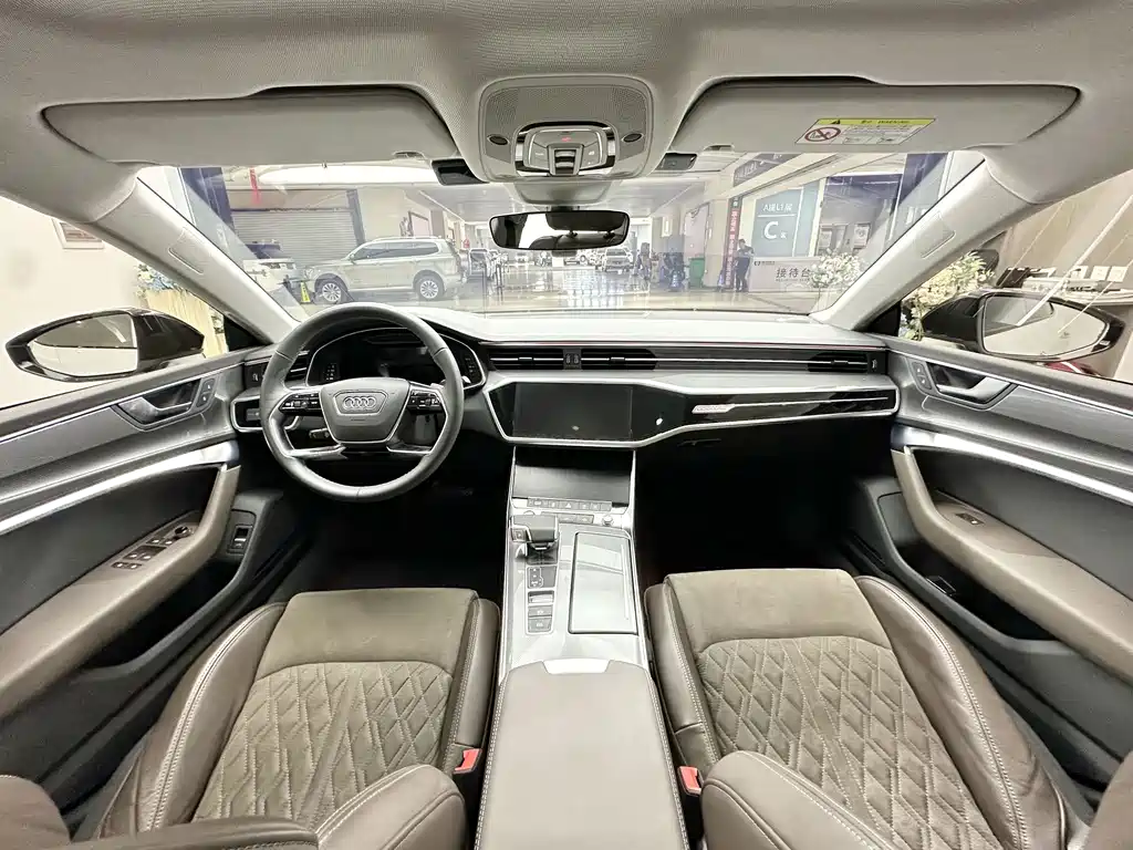 Audi A7L 2023 — фото 9