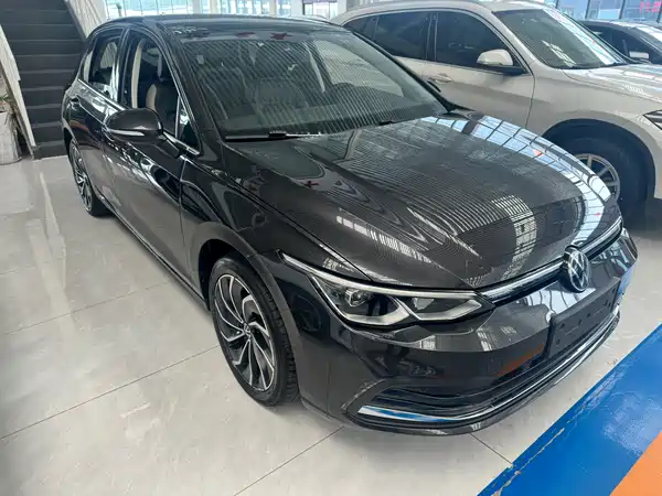 Volkswagen Golf 2021