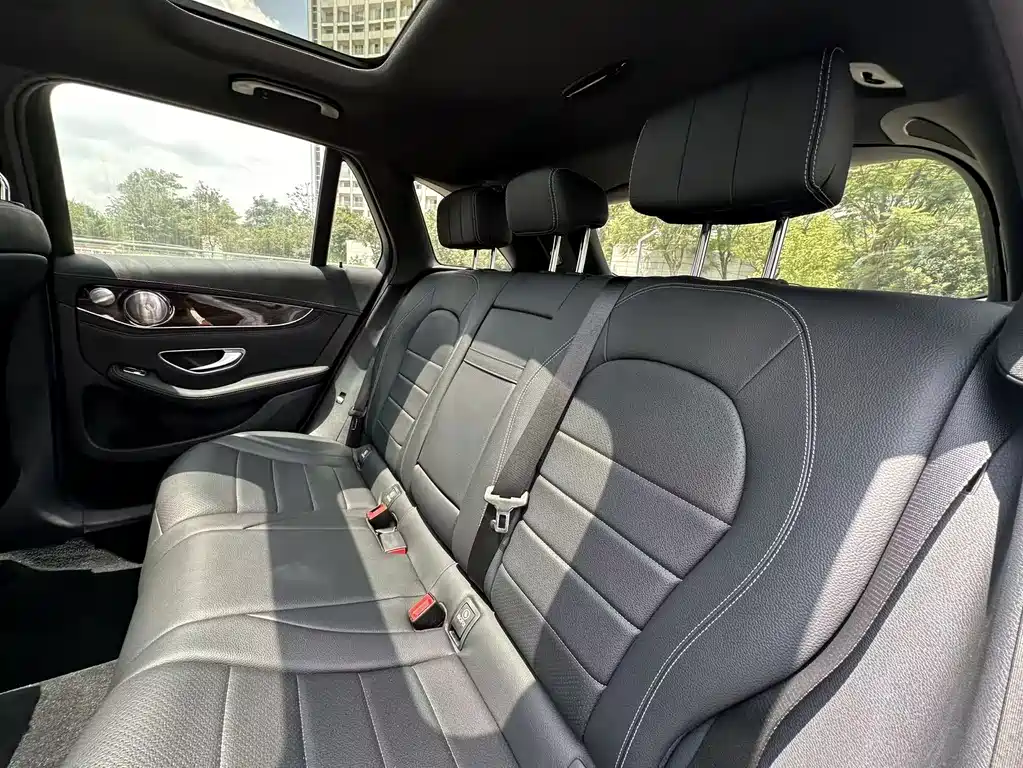 Mercedes-Benz GLC 2017 — фото 17