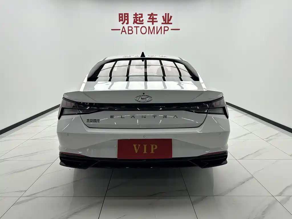 Hyundai Elantra 2023 — фото 10