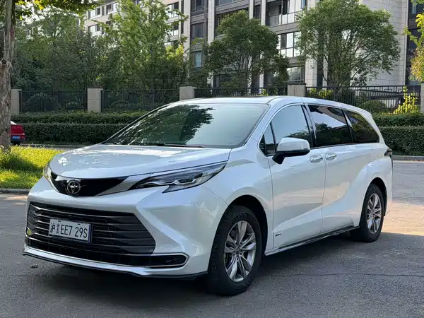 Toyota Sienna 2024