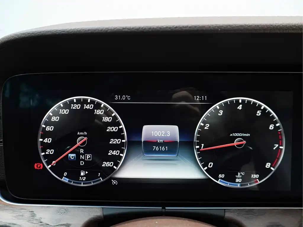 Mercedes-Benz E-Class 2020 — фото 11