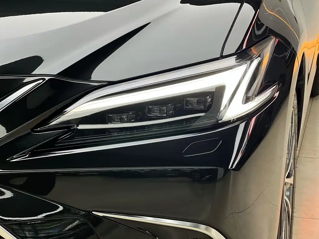 Lexus ES 2025 — фото 17