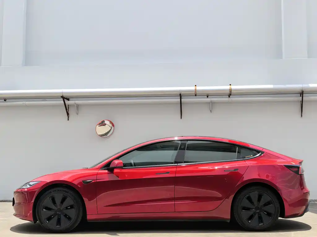 Tesla Model 3 2024 — фото 4