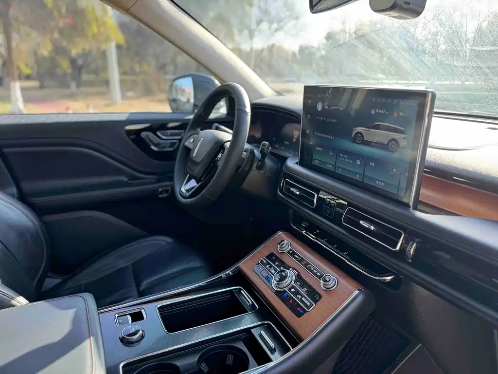 Lincoln Aviator 2020 — фото 11