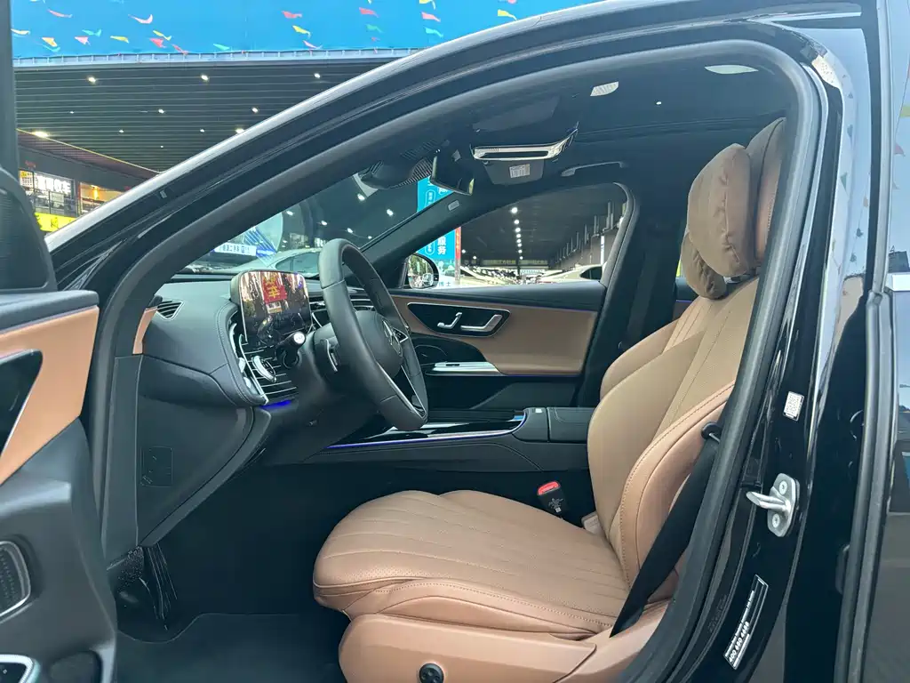 Mercedes-Benz E-Class 2025 — фото 14