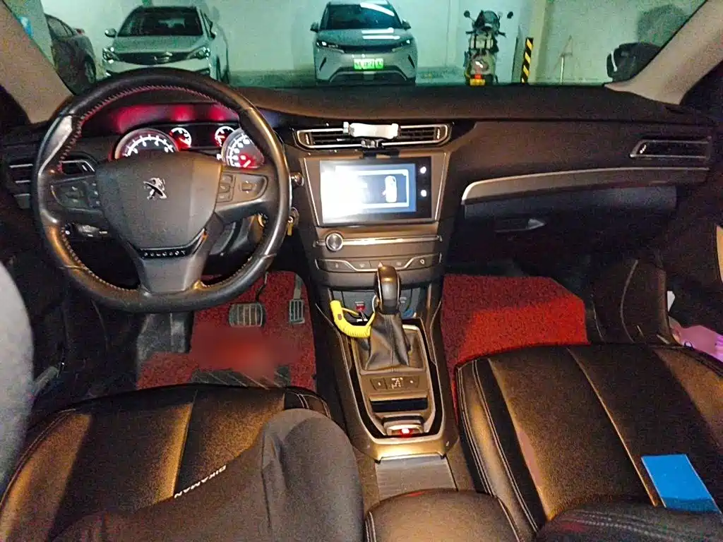 Peugeot 408 2015 — фото 13