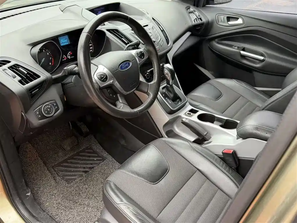 Ford Kuga 2015 — фото 17